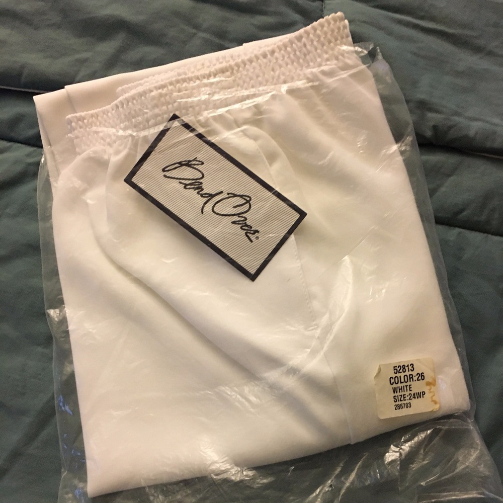 white capris size 24WP pants new w/tags